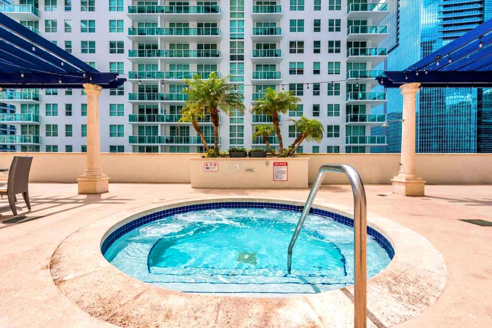 Stylish And Minimalist W Highlights Amenities! Apartamento